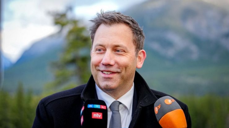 Ministrul german de Finanţe a sosit la Kiev: „Putin nu ar trebui să își facă iluzii că sprijinul Germaniei pentru Ucraina s-ar putea prăbuși”