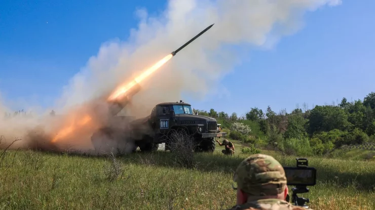 Forțele Rusiei au străpuns linia defensivă ucraineană în Donețk. Zelenski: „Cu siguranță Putin nu se pregătește pentru un armistițiu sau pentru sfârșitul războiului”