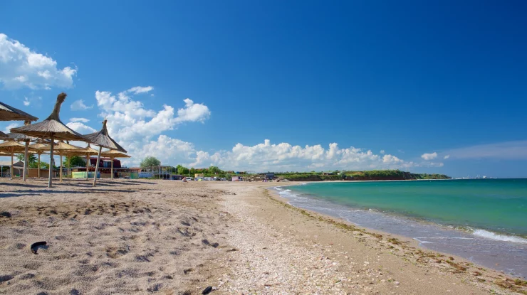 Vama Veche e paradisul turismului nefiscalizat. Datele oficiale raportează doar 500 de turişti pe zi în plin sezon, deși numărul real este cel puţin triplu