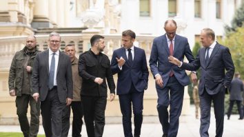 Liderii europeni cer includerea Ucrainei în negocierile de pace cu Rusia, înaintea întâlnirii dintre Trump și Putin din Alaska. Zelenski: „Fără Ucraina, sunt decizii moarte”