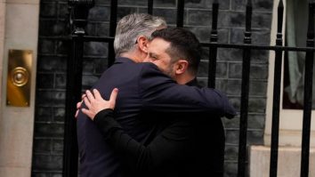 Volodimir Zelenski și Keir Starmer se întâlnesc la Londra înaintea summitului Trump-Putin din Alaska