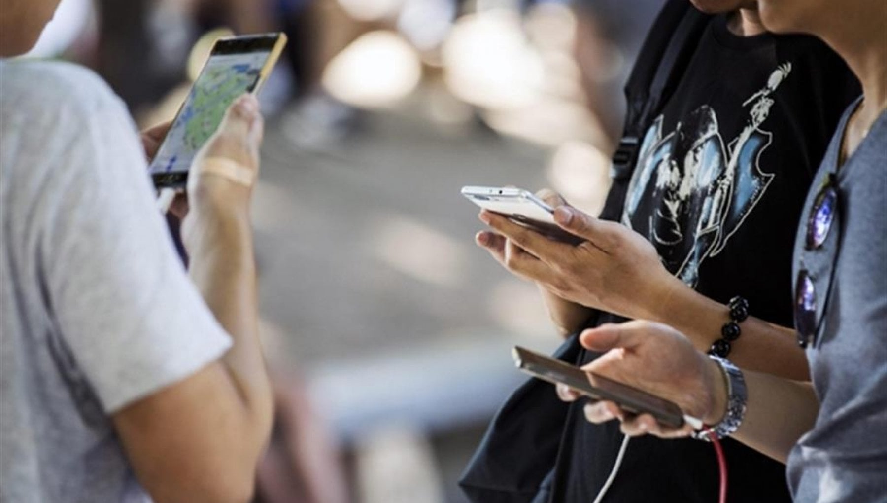 Meta va bloca discuțiile chatboților cu adolescenții despre suicid, autovătămare și tulburări alimentare