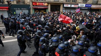 Mișcarea „Blocăm tot” continuă în Franța. Sindicatele anunță greve și manifestații săptămâna viitoare