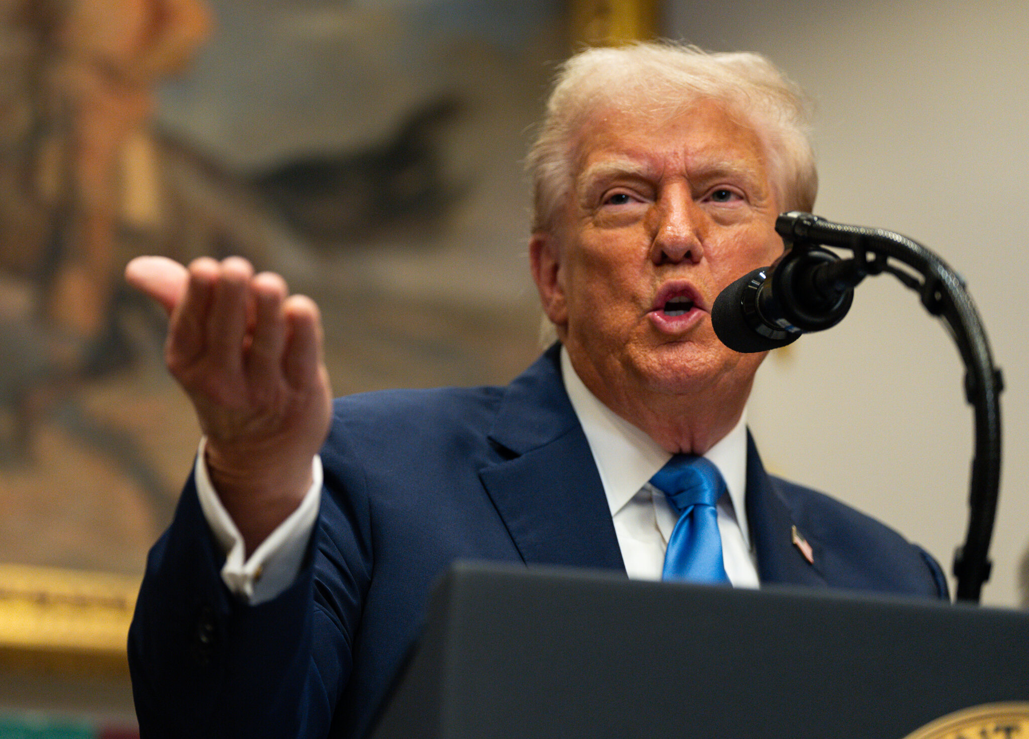 Donald Trump spune că paracetamolul ar putea crește riscul de autism: „Femeile însărcinate ar trebui să limiteze folosirea Tylenol.” Ce spun specialiștii