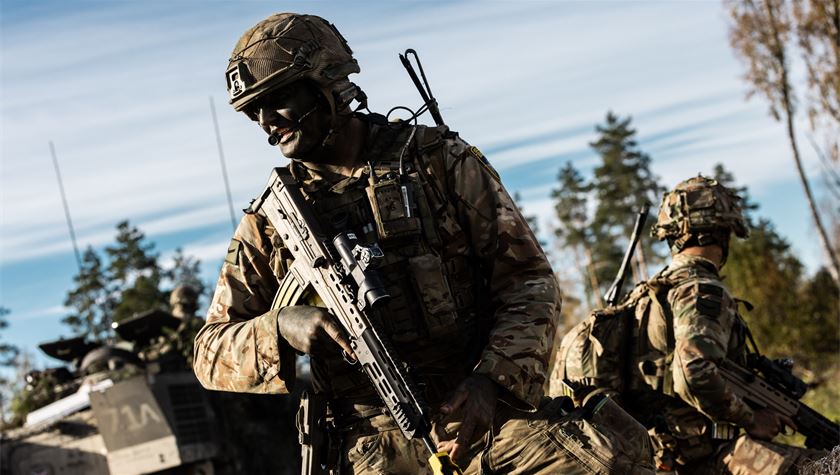 NATO lansează operațiunea „Eastern Senrey”, ca răspuns la incursiunea rusească în spațiul aerian al Poloniei