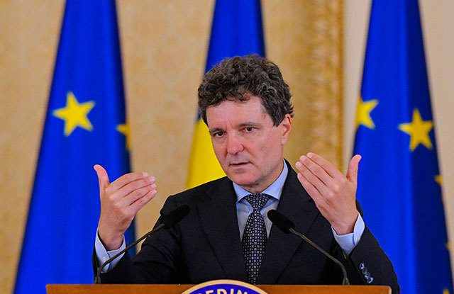 Nicuşor Dan: Guvernul îşi propune să reducă cu circa 20% numărul funcţionarilor din administraţia locală şi centrală înainte de următoarele alegeri