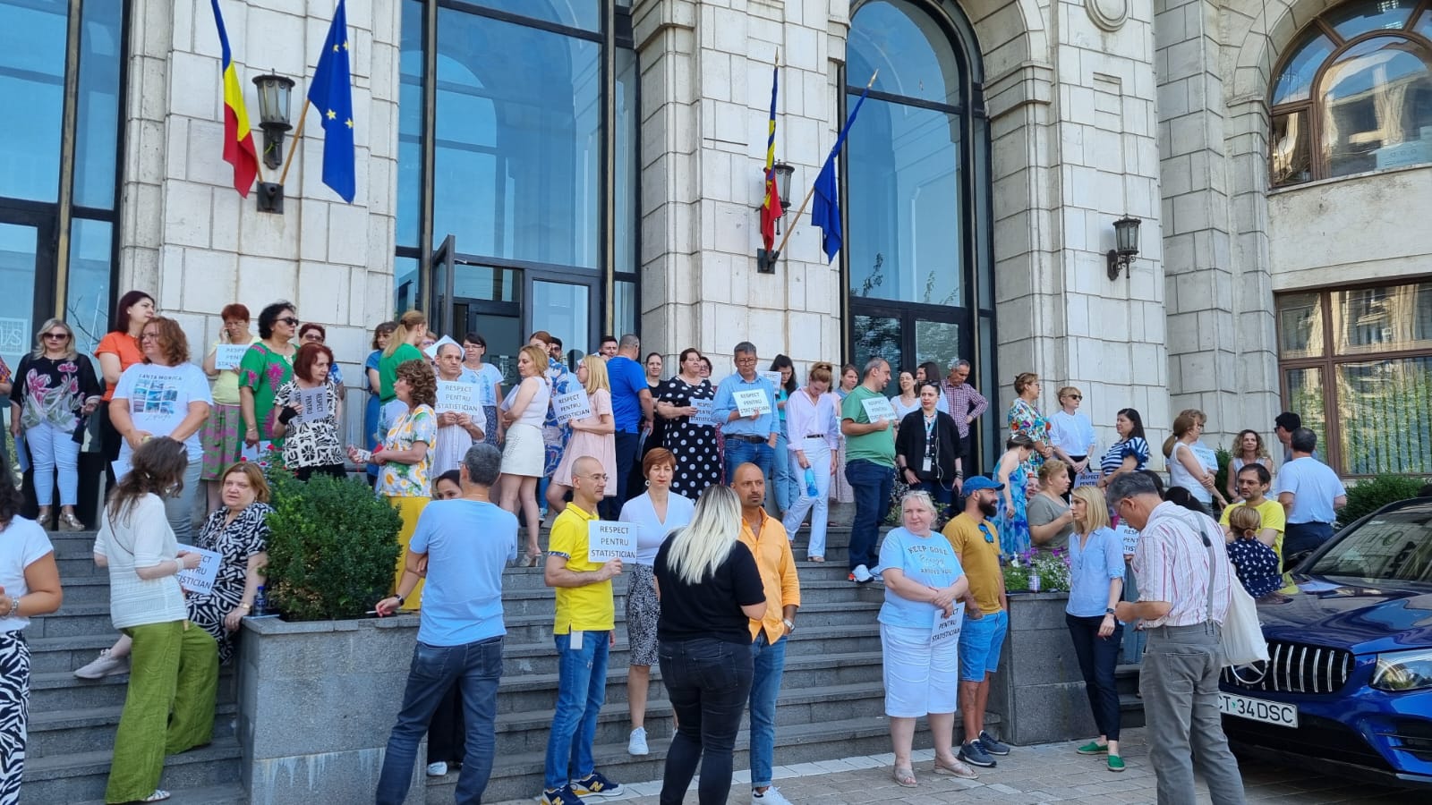 Sindicaliștii din Administrația Publică protestează astăzi, în București, față de „politicile sociale și economice ale Guvernului”. Ilie Bolojan a invitat conducerea FNSA la discuții