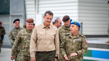 CSAT, în premieră, a decis să nu comunice rezultatele ședinței. Cine ordonă doborârea unei drone inamice intrate pe teritoriul României și cine execută operațiunea