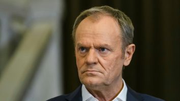Donald Tusk afirmă că spațiul aerian polonez a fost încălcat de „un număr mare de drone rusești”: „Unele sunt o amenințare directă”