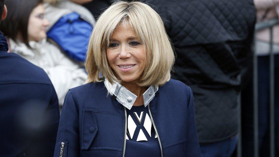 Candace Owens, o influenceriță din SUA, susține că Brigitte Macron e, de fapt, bărbat. Președintele Emmanuel Macron și Prima Doamnă duc scandalul identității în instanță