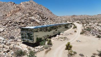 Un bărbat a plătit 10.000 de dolari pentru un selfie. Acesta a fost amendat pentru o postare comercială făcută în baie