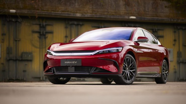 BYD a vândut în august 2025 de trei ori mai multe mașini în UE decât în august 2024. Compania a depășit pentru a doua lună vânzările Tesla