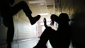 Poliția Română lansează patru ghiduri anti-bullying