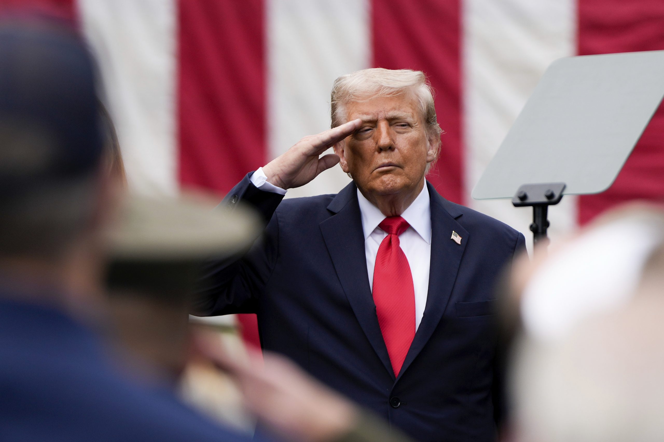 The Guardian: Trump refuză să facă apel la unitate după uciderea lui Charlie Kirk. Preşedintele declară că „radicalii de stânga sunt problema”