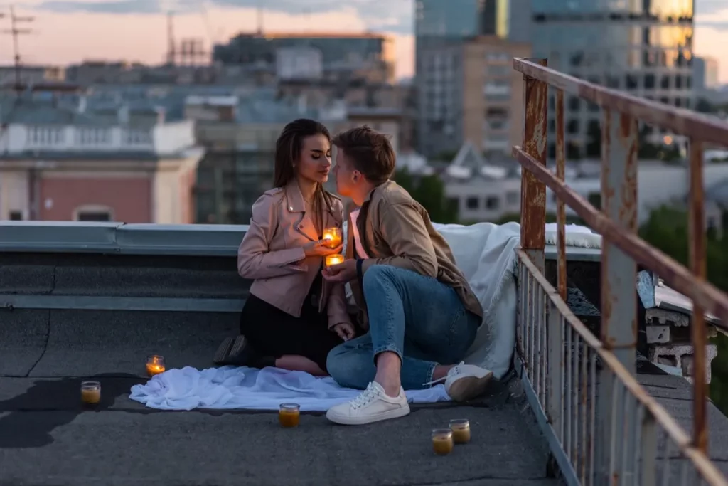 Bărbații preferă date-urile cu A.I.-ul ca să scadă cheltuielile. 17% dintre bărbați spun că au flirtat deja cu un asistent