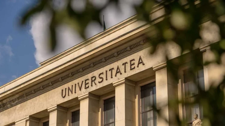 Doar jumătate dintre studenții la Drept reușesc să finalizeze studiile de licență, potrivit Federației Asociațiilor Studenților de Drept din România