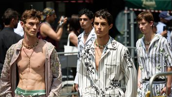 Dolce & Gabbana prezintă colecția Spring/Summer 2026 la Milano. Casa de modă merge pe direcția „Pyjama Boys”