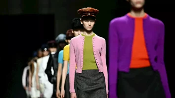 Săptămâna Modei de la Milano continuă și astăzi. Versace va încheia ziua cu prezentarea noii colecții primăvară-vară 2026