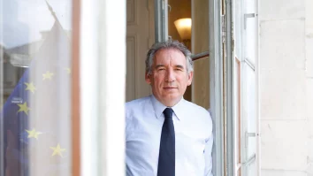 Prim-ministrul François Bayrou se confruntă cu o înfrângere aproape sigură în votul de încredere. Guvernul Franței ar putea cădea