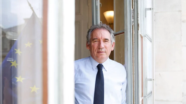 Prim-ministrul François Bayrou se confruntă cu o înfrângere aproape sigură în votul de încredere. Guvernul Franței ar putea cădea