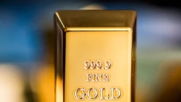 Aurul a depășit pentru prima dată pragul de 3.800 de dolari pe uncie. Ce spun analiștii financiari despre acest record istoric