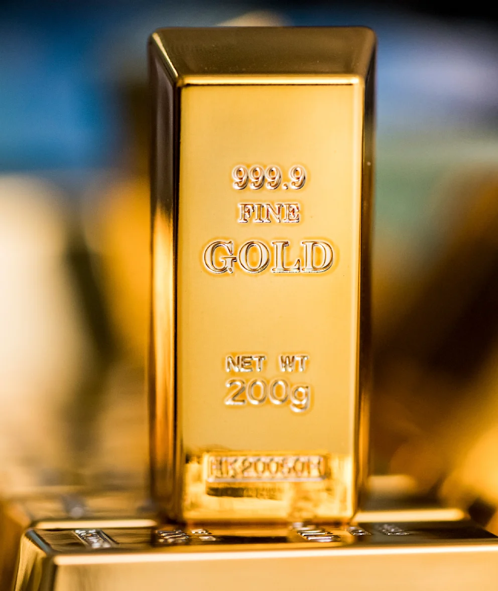 Aurul a depășit pentru prima dată pragul de 3.800 de dolari pe uncie. Ce spun analiștii financiari despre acest record istoric