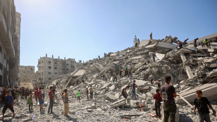 Zeci de tancuri și vehicule militare israeliene au intrat în cartierul Sheikh Radwan din Gaza în cadrul unei ofensive care vizează ocuparea zonei