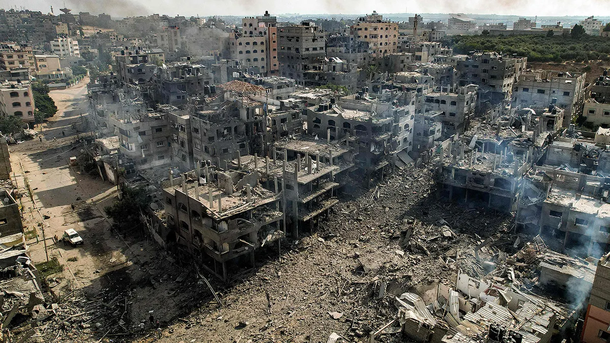 LIVE UPDATE. Război în Israel, ziua 701. Israelul bombardează mai multe zgârie-nori în orașul Gaza după ordine de evacuare forțată