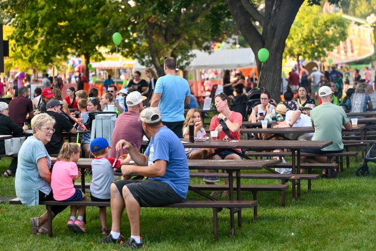 Profită de ultima zi de weekend din septembrie și mergi la Greentopia. Pe Vasile Lascăr te așteaptă târguri, ateliere, și filme despre sustenabilitate