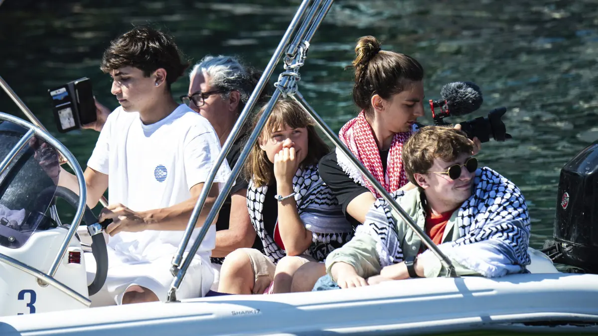 Autoritățile din Tunisia au negat atacul cu dronă asupra unei nave cu ajutoare a Gretei Thunberg. Explozia a venit din interior