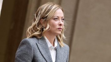 Italia devine prima țară din UE care reglementează complet Inteligența Artificială. Folosirea A.I. pentru deepfake-uri sau fraude va fi pedepsită cu închisoare