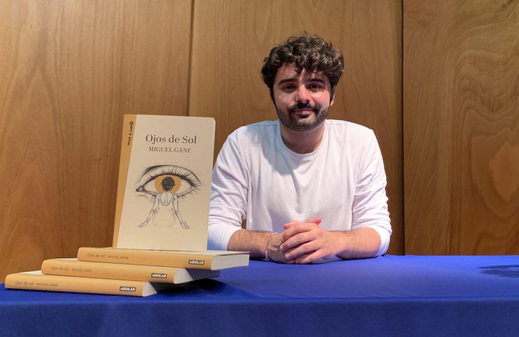Românul Mihai Gane, unul dintre cei mai citiți poeți spanioli, lansează prima sa carte tradusă în limba română. Despre ce e „Când o să te faci mare”
