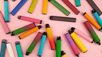 Ambalajele colorate transformă copiii în viitori dependenți de nicotină, avertizează specialiștii