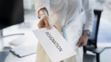 Nu îți da demisia atunci când ești nervos și nu ai o rezervă. Care sunt cele mai bune sfaturi dacă vrei să renunți la job