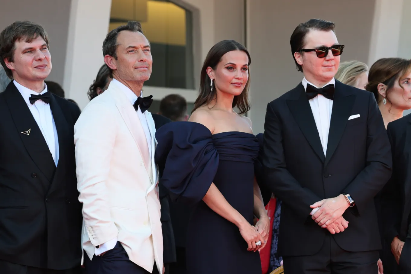 „Vrăjitorul Kremlinului”, un thriller cu Jude Law în rolul lui Vladimir Putin, a fost primit cu ovații de 10 minute la Festivalul de Film de la Veneția