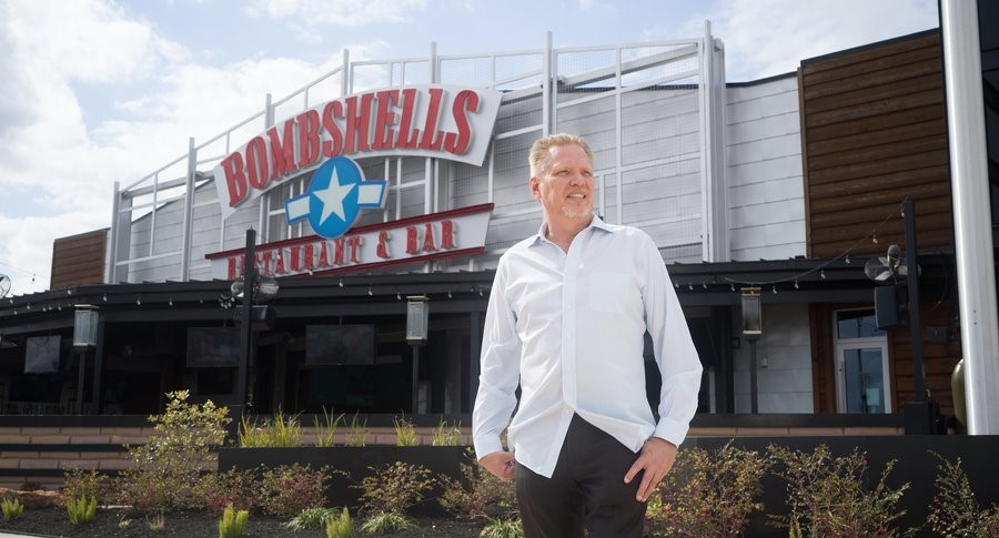 CEO-ul Eric Langan e acuzat de fraudă fiscală și mită cu lap dance-uri. Procurorii acuză: 8 milioane de dolari pentru taxe fentați prin șpagă