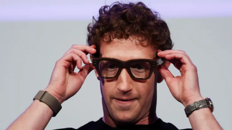 Meta a lansat o nouă gamă de ochelari, bazată pe tehnologia A.I. și creată în parteneriat cu brandurile Ray-Ban și Oakley