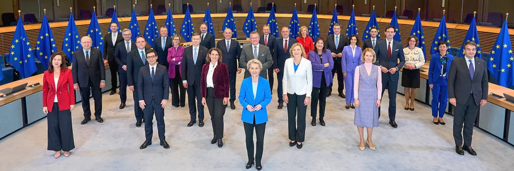 Comisia Europeană se pregătește să lanseze o restructurare în câteva luni pentru a face funcția publică mai eficientă