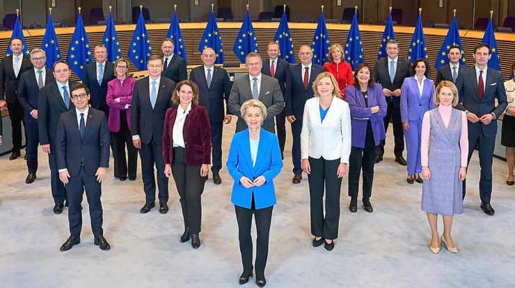 Comisia Europeană se pregătește să lanseze o restructurare în câteva luni pentru a face funcția publică mai eficientă