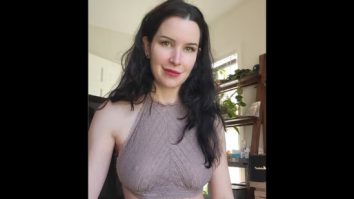 Un model OnlyFans oferă 100.000$ cui îi găsește un soț perfect. Candidatul ideal trebuie să vrea copii și să accepte poliamorul