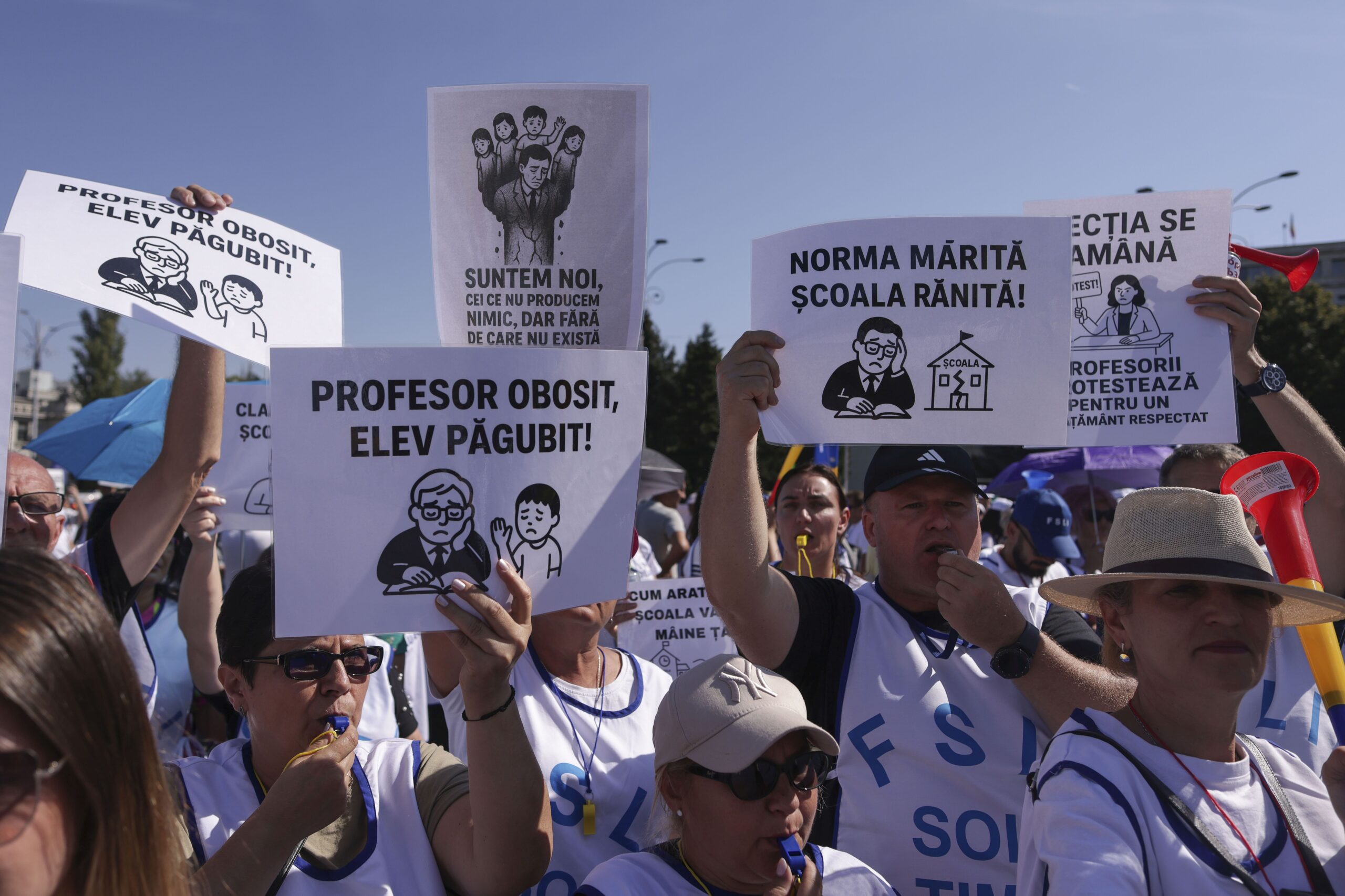 Prima zi de școală a început cu proteste. Nicușor Dan și Ilie Bolojan se confruntă cu nemulțumirea românilor, la nici 3 luni de la învestire: „Dane, hai afară, să vorbim de școală!”