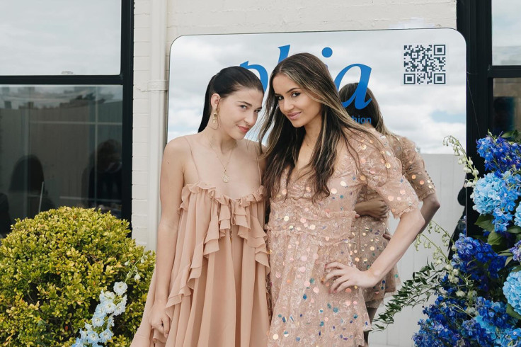 La 23 de ani, Phoebe Gates, fiica lui Bill Gates și-a lansat propria companie. Phia e un startup fashion-tech bazat pe A.I., evaluat la 8 milioane de dolari