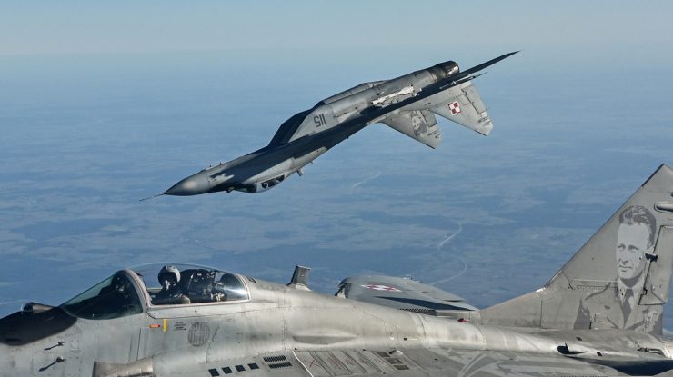 Polonia și NATO au mobilizat avioane pentru a răspunde atacurilor Rusiei asupra Ucrainei. Spațiul aerian polonez a fost închis temporar