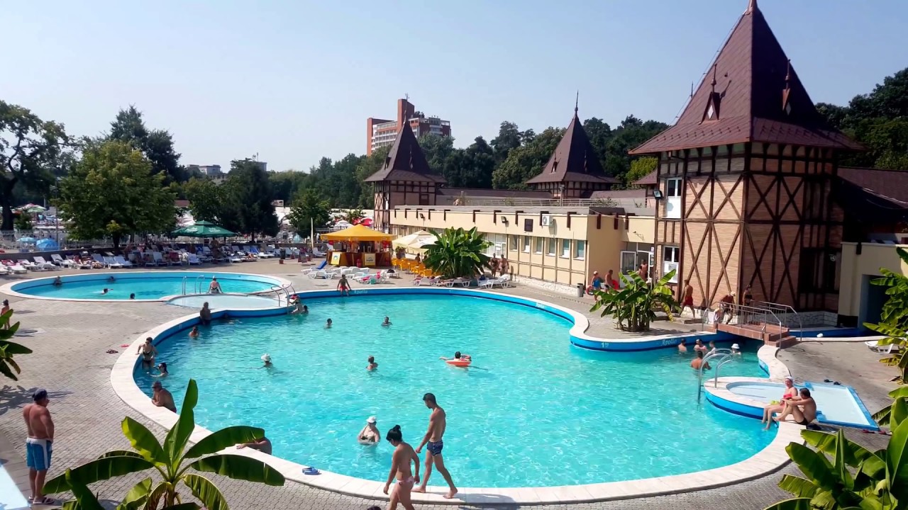 România are 30 de stațiuni balneare cu resurse naturale. Mai puțin de un sfert au fost modernizate recent, restul au rămas în paragină