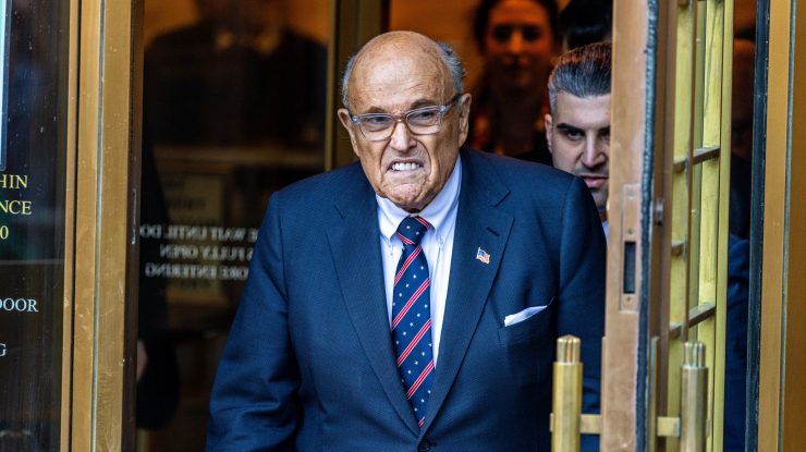Rudy Giuliani, fostul primar al New York-ului, în vârstă de 81 de ani, a fost rănit într-un accident de mașină în New Hampshire