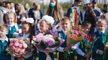 Anul școlar 2025-2026 începe cu incertitudini. Mai multe școli anunță că nu vor fi festivități de deschidere, iar profesorii vor protesta în București