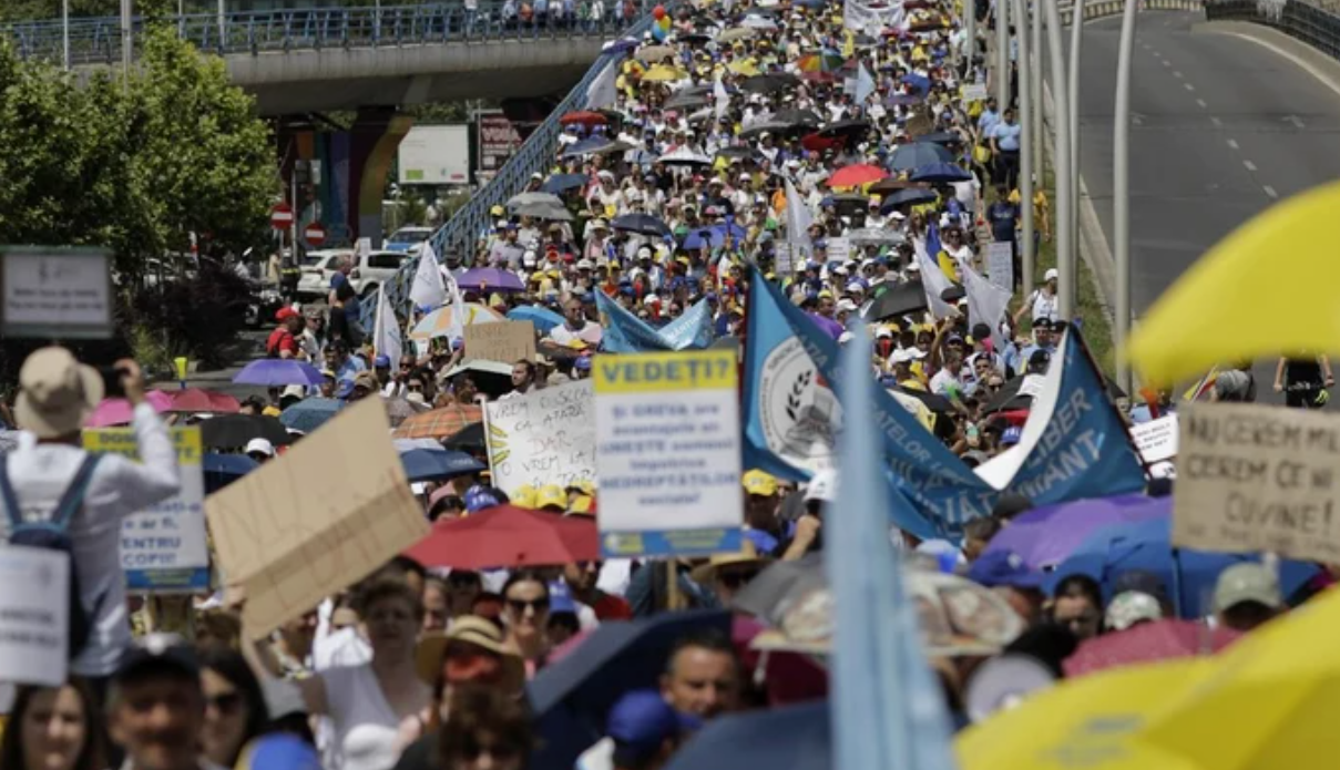 Austeritatea Guvernului Bolojan a provocat haos în educație. Cristian Tănase, profesor: „Clar, este nevoie de un protest”