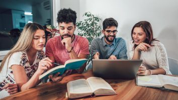 Studiatul intens nu aduce beneficii, potrivit cercetărilor. Prea multe taskuri simultan reduc capacitatea cognitivă a creierului