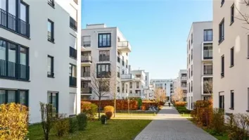 Astăzi continuă Târgul Național Imobiliar la Palatul Parlamentului. Găsești peste 100.000 de oferte imobiliare atât din țară, cât și din străinătate