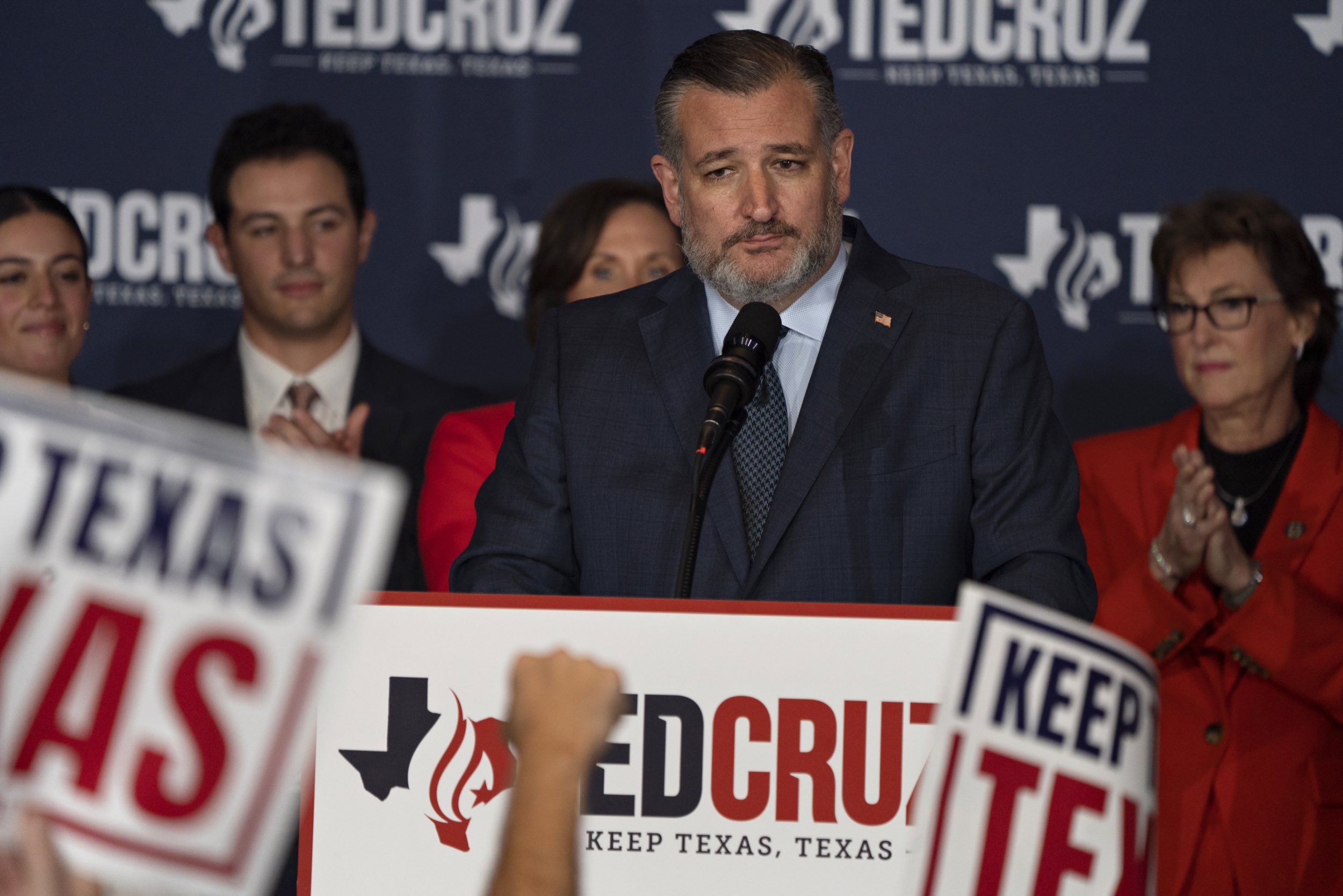 Ted Cruz îl critică pe Trump. Senatorul spune că anularea emisiunii lui Jimmy Kimmel e ca în filmul Goodfellas